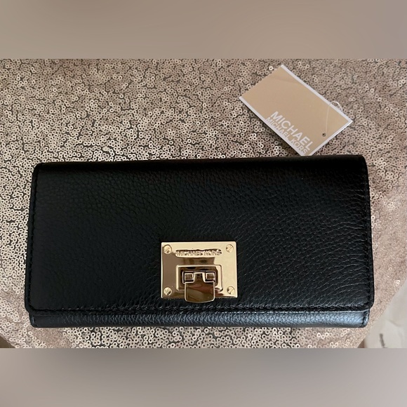 Michael Kors Handbags - NEW MICHAEL KORS Astrid Carryall Leather Continental Wallet - Stunning!